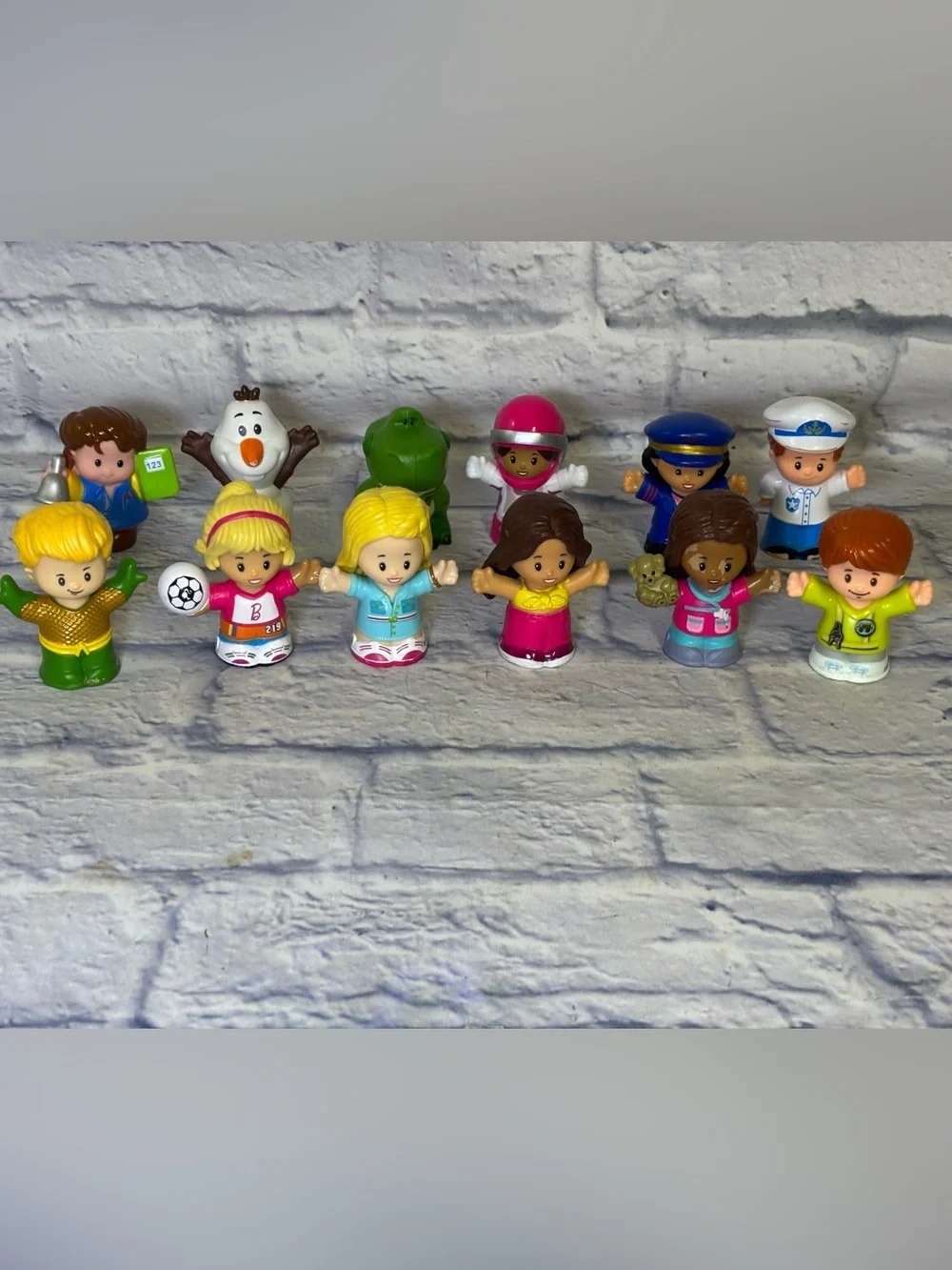 Lot of (12) Fisher-Price Little People figurines And Animals Olaf Barbie Rex